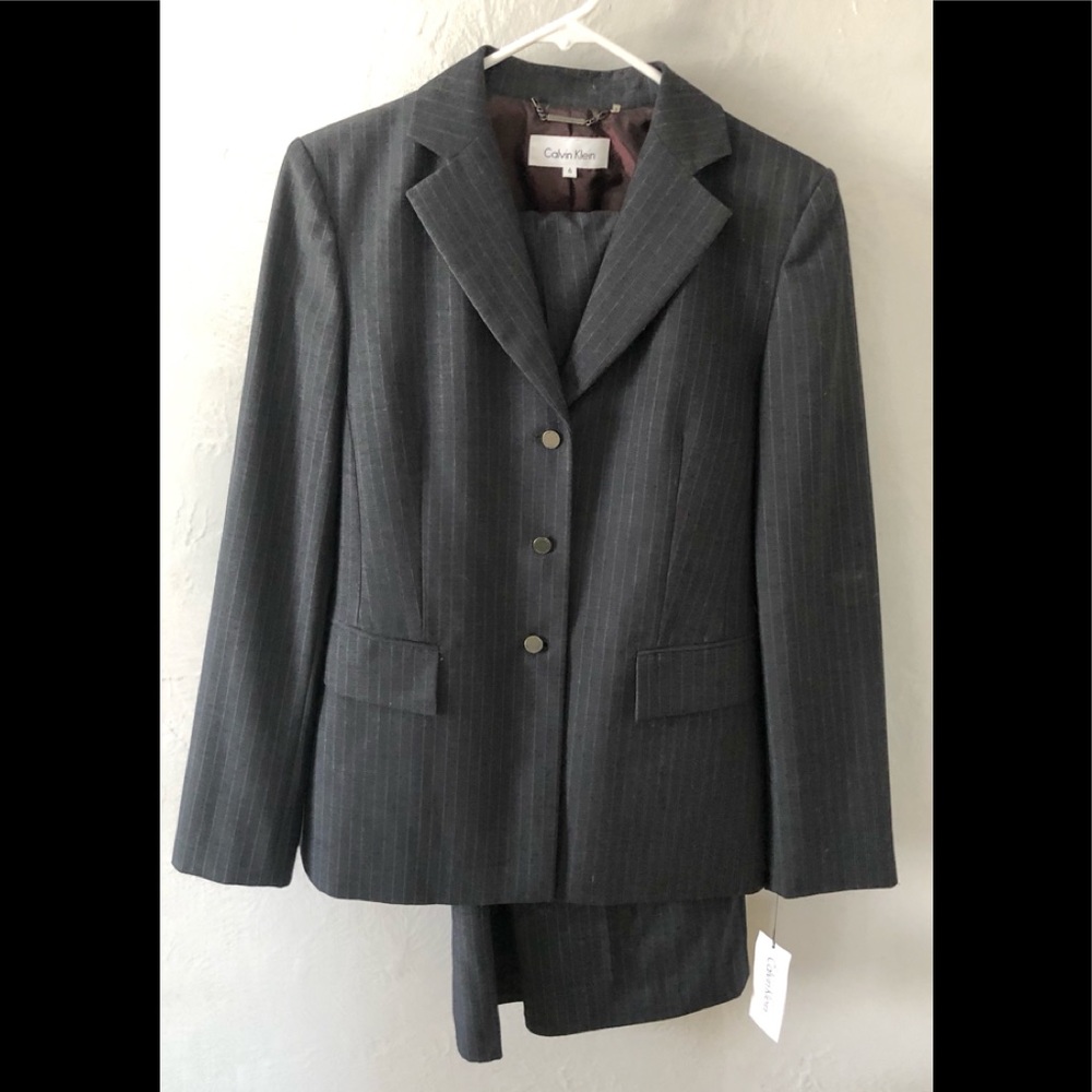 Calvin Klein pinstripe pants suit Size 6 NWT